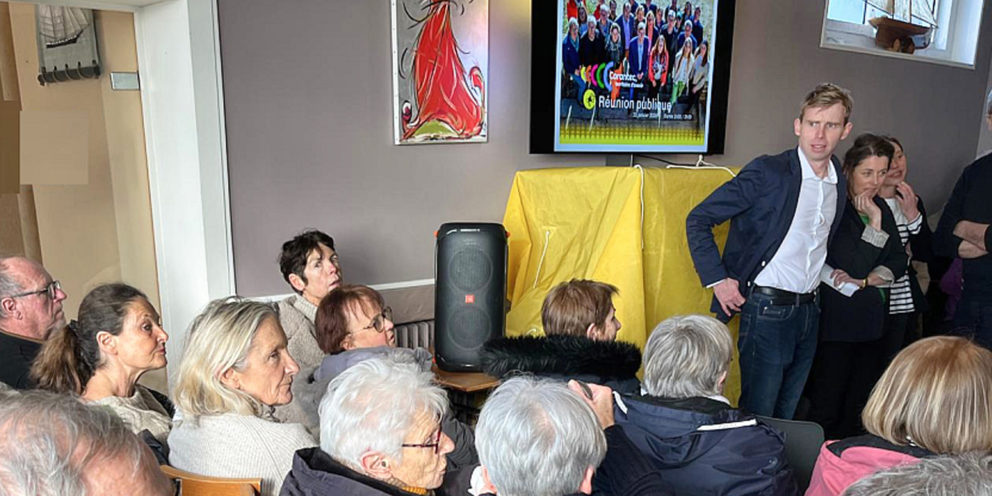 Première réunion publique au Cabestan﻿